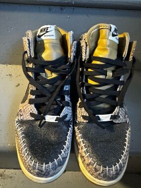 Nike High-Top Sneakers in Black, Yellow & Gray Snake-Pattern